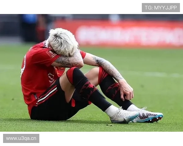 曼联危机暴露：战术混乱与内部矛盾如何动摇豪门根基？