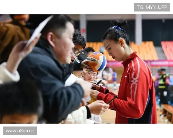 张常宁在家叠衣服都像在发球——这手劲儿是认真的？